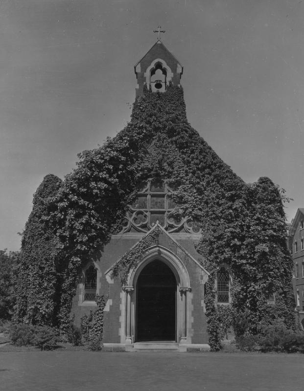 Dahlgren Chapel covered in ivy