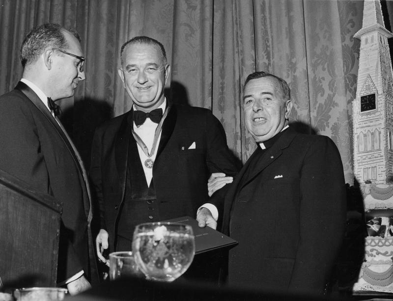 Vice President Lyndon B. Johnson receiving the John Carroll Award from the Georgetown University Alumni Association, 1963-10-12